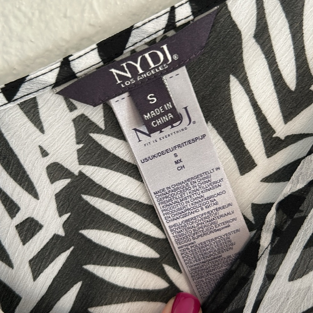 Beautiful Flowy Top - image 7